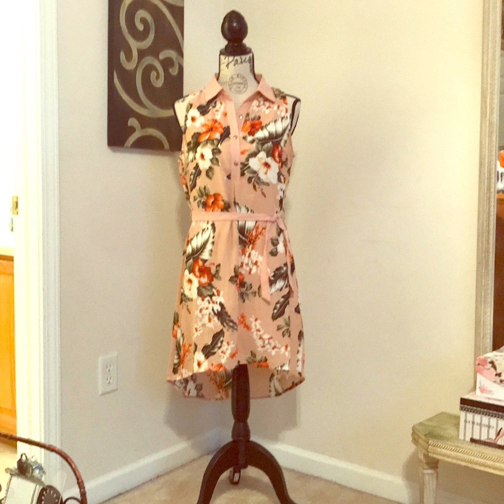 Bundle 3 for $20. Floral high-low dress-